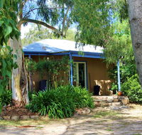 Rose Cottage - Schoolies Week Accommodation