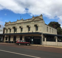 Royal Exchange Hotel - Schoolies Week Accommodation