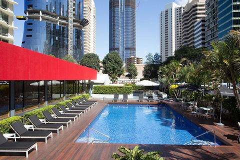 Royal On The Park - Schoolies Week Accommodation 1
