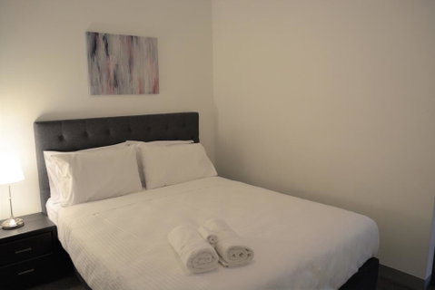 Royal Stays Corporate Apartments - Schoolies Week Accommodation 3