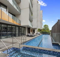 Sandy Hill Apartment by Ready Set Host - Schoolies Week Accommodation