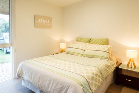 Sandy Point Hideaway - Schoolies Week Accommodation 3