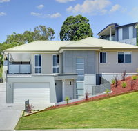 Saratoga Avenue 52 Signature House - Schoolies Week Accommodation