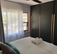 Seacliff Park Holiday Home - Schoolies Week Accommodation