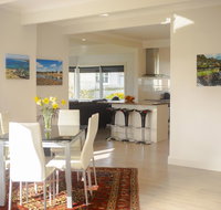 Seaside Retreat - Schoolies Week Accommodation