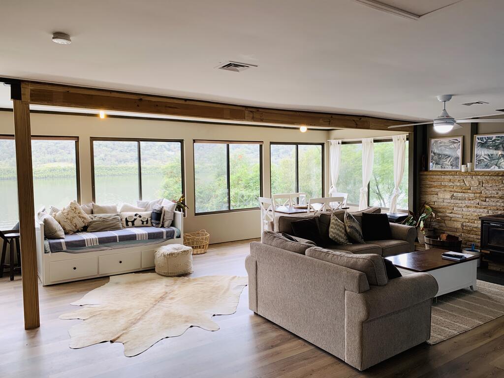 Spencer NSW Schoolies Week Accommodation