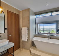 Sequoia Lodge - Schoolies Week Accommodation