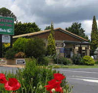Settlers Motor Inn - Schoolies Week Accommodation