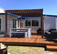 Shellharbour Beach Cottage - walk onto Patrolled beach with flags in summer - Schoolies Week Accommodation