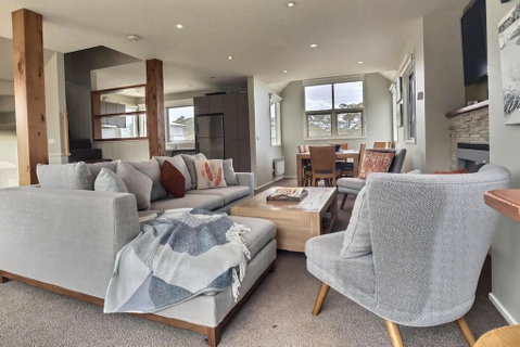 Ski Bird - Schoolies Week Accommodation 3