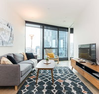 Skyscraper Apartment with Floor to Ceiling Views - Schoolies Week Accommodation