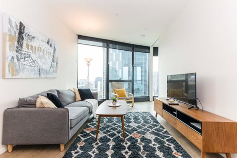 Skyscraper Apartment With Floor To Ceiling Views - Schoolies Week Accommodation 0