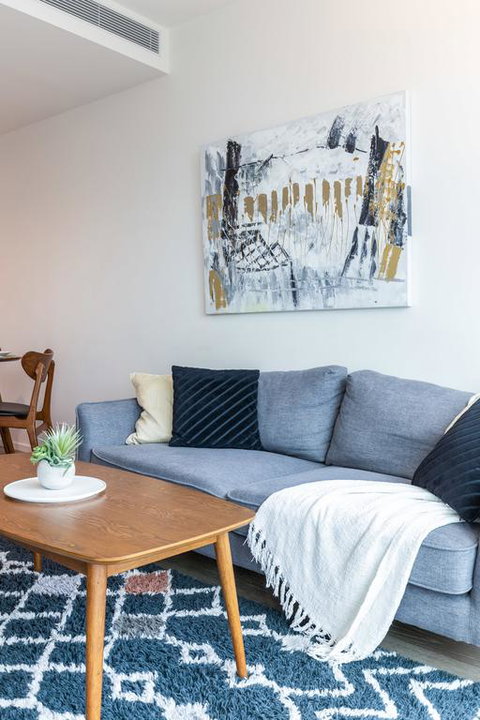 Skyscraper Apartment With Floor To Ceiling Views - Schoolies Week Accommodation 3