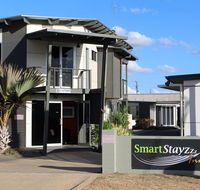 Smart Stayzzz Inns - Schoolies Week Accommodation