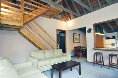 Smoko - Schoolies Week Accommodation 3