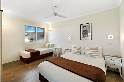 Smugglers On The Beach - Schoolies Week Accommodation 2