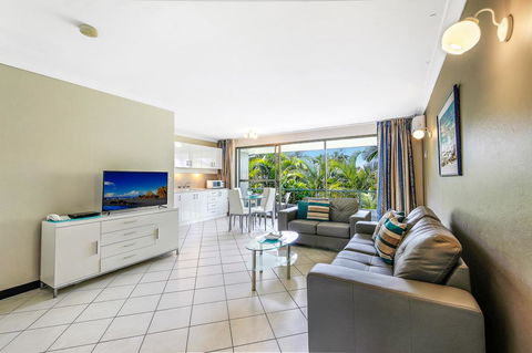 Smugglers On The Beach - Schoolies Week Accommodation 3