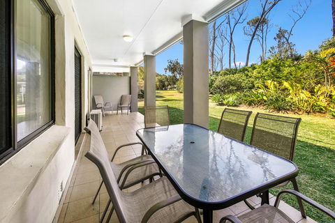 Smugglers On The Beach - Schoolies Week Accommodation 1