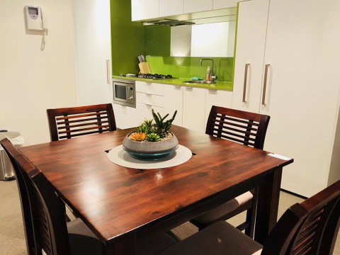 Snails Suites @ Southbank Central Near Casino - Schoolies Week Accommodation 2