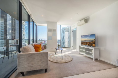 Southbank 2 Bed Apartment With View Next To Crown - Schoolies Week Accommodation 2
