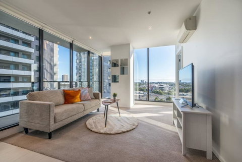 Southbank 2 Bed Apartment With View Next To Crown - Schoolies Week Accommodation 1