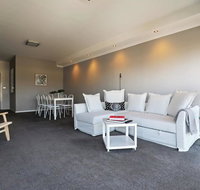 Spacious 2 Bedroom Apartment in Melbourne's Southbank - Schoolies Week Accommodation