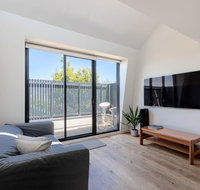 Spacious 2 Bedroom Inner City Townhouse with Private Rooftop - Schoolies Week Accommodation