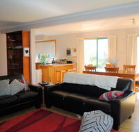 Spacious and central to CBD - Schoolies Week Accommodation