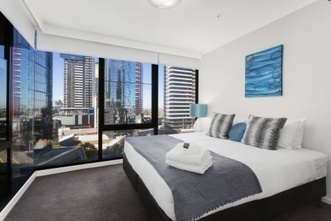 Spacious Modern Apartment Near Crown - Schoolies Week Accommodation 1