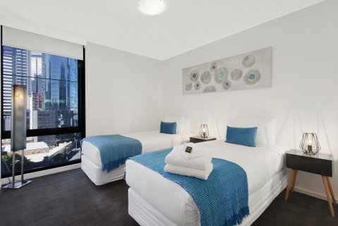 Spacious Modern Apartment Near Crown - Schoolies Week Accommodation 3