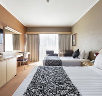 Statesman Hotel - Schoolies Week Accommodation