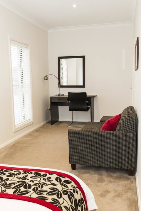 Stay Bathurst - Schoolies Week Accommodation 3