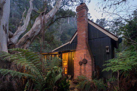 Stringer's Cottage - Schoolies Week Accommodation 0