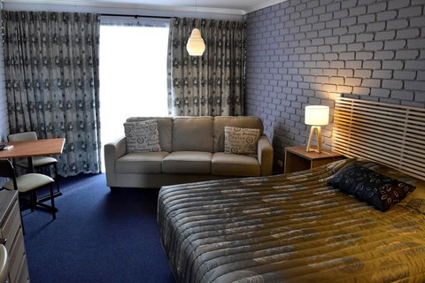 Strzelecki Motor Lodge - Schoolies Week Accommodation 3