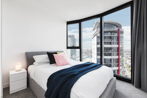 Stunning Luxury Apartment High Above The City - Schoolies Week Accommodation 1