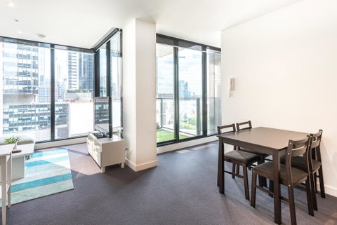 Stylish 1BR Apartment In Southbank - Schoolies Week Accommodation 3