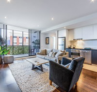 Stylish 2-bed 2 bath with free parking pool gym wifi - Schoolies Week Accommodation
