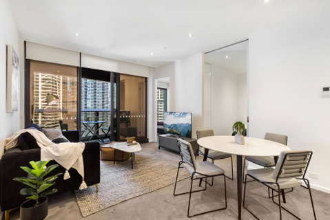 Stylish Southbank Apartment - Schoolies Week Accommodation 0