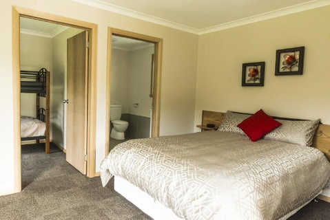Sunny Gum - Schoolies Week Accommodation 1