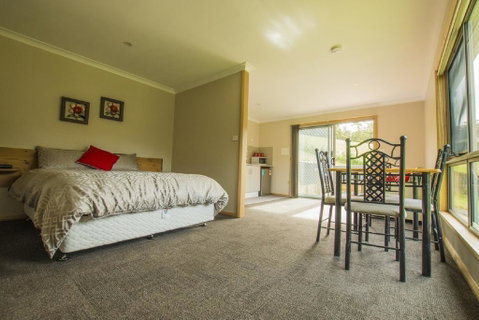 Sunny Gum - Schoolies Week Accommodation 3