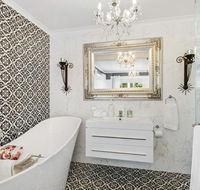 SUNNYDELL - Schoolies Week Accommodation