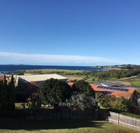 Sunnyside Holiday Home - Schoolies Week Accommodation