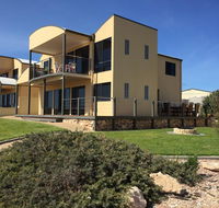 Sunset Cove Beach House - Schoolies Week Accommodation
