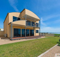 Sunset Cove Beach House - Schoolies Week Accommodation