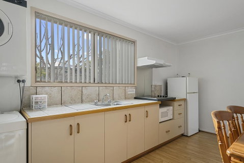 SWANSEA VILLAS - Schoolies Week Accommodation 3