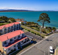 SWANSEA VILLAS - Schoolies Week Accommodation