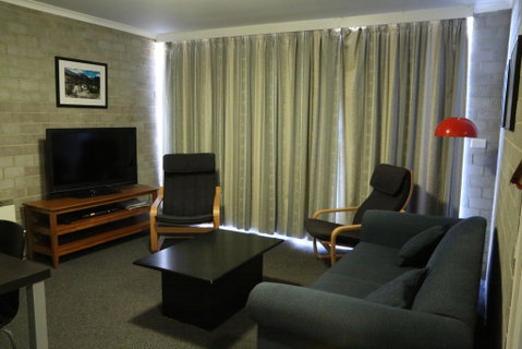 Tanderra 4 - Schoolies Week Accommodation 3