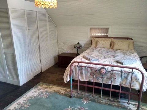 Tanilba House - Schoolies Week Accommodation 3