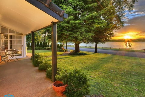 Tara Downs On Lake Albert - Schoolies Week Accommodation 0
