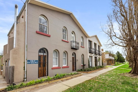 TARALGA TERRACES - Schoolies Week Accommodation 0